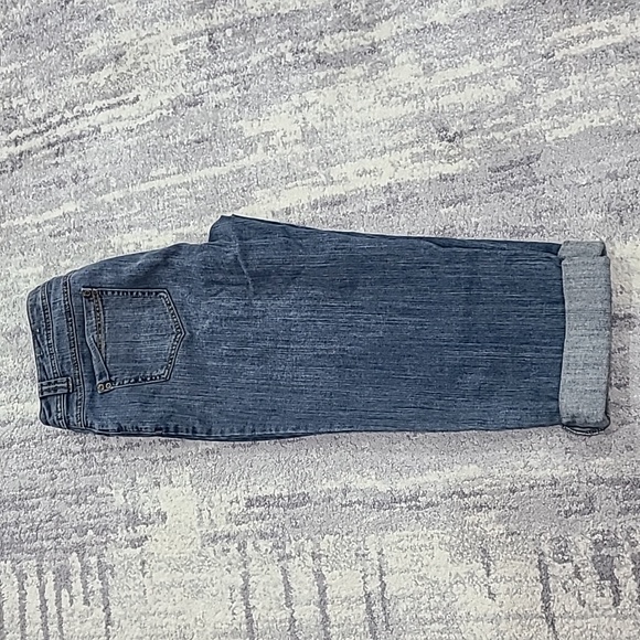 Contrast Jeans with Rolled Up Hems - Picture 4 of 6